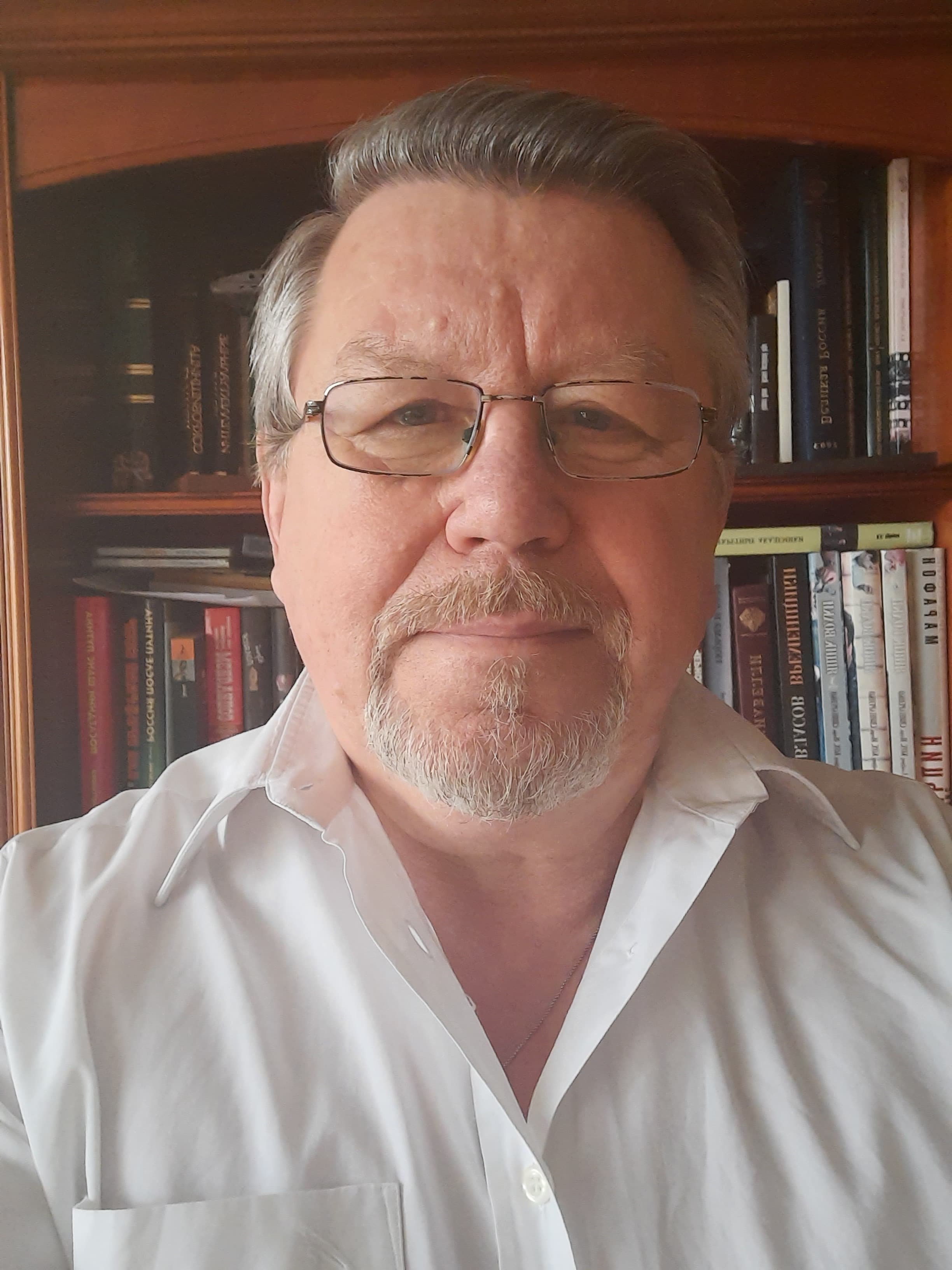 Владимир Голованов