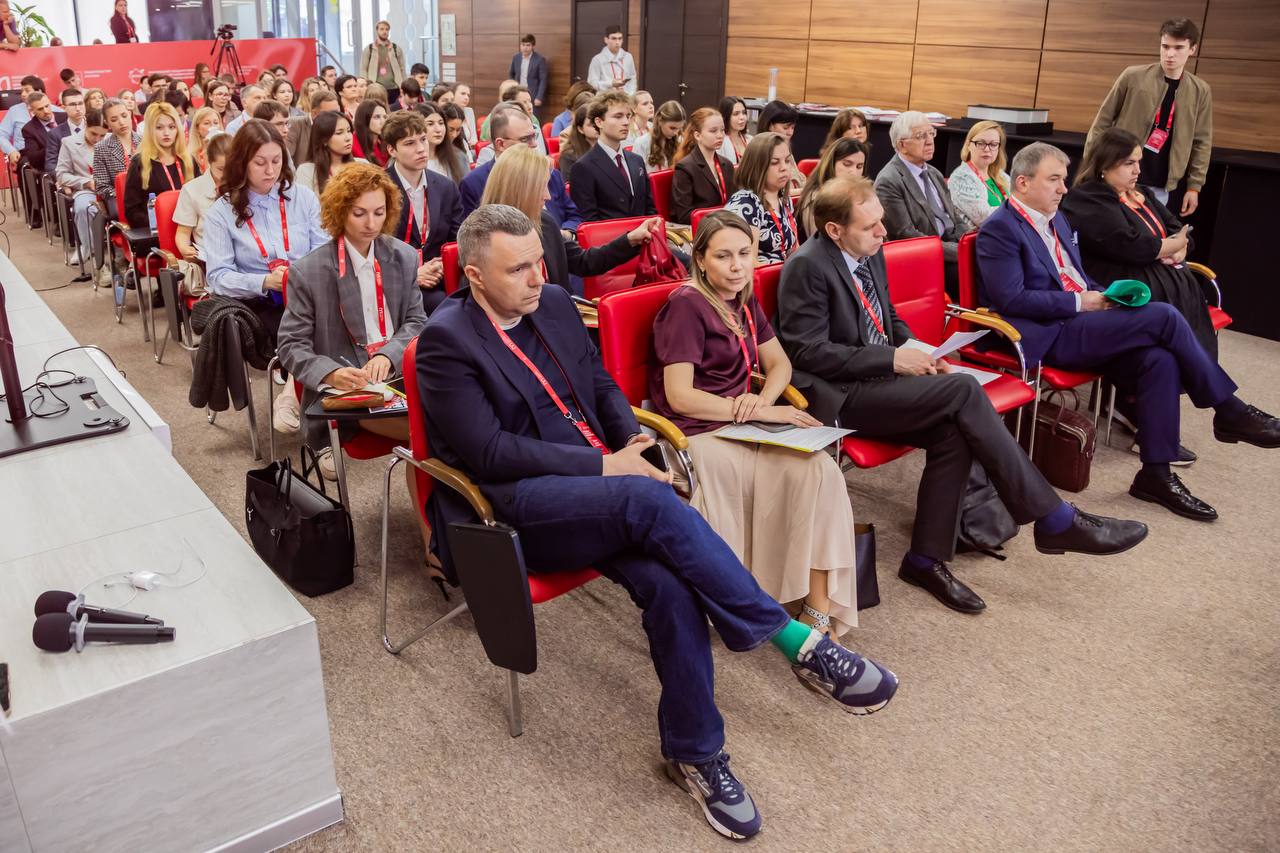 На XIII Московском инновационном юридическом форуме рассмотрели правовые вызовы для маркетплейсов и цифровых платформ 